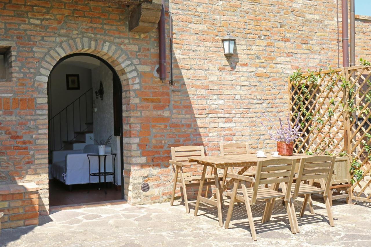 קיוזי Agriturismo Macciangrosso Casale Piccolomini מראה חיצוני תמונה